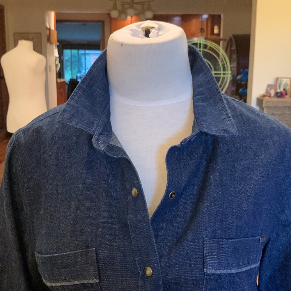 VOLCOM DENIM JEAN SHIRT BLOUSE WITH PEARL SNAPS,PATCH CHEST POCKETS